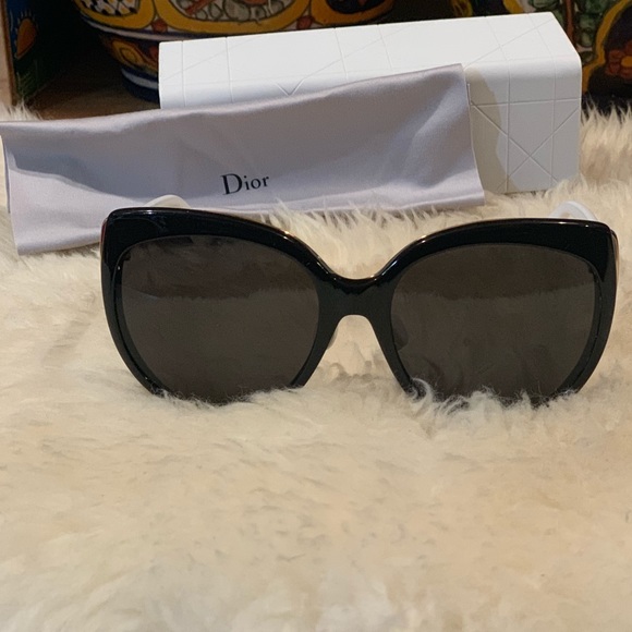 DIOR sunglasses 🕶 - Picture 2 of 6